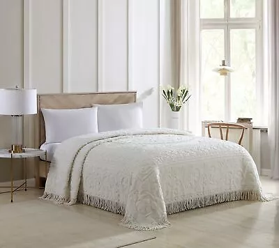 Medallion Chenille Bedspread Queen Ivory • $76.97