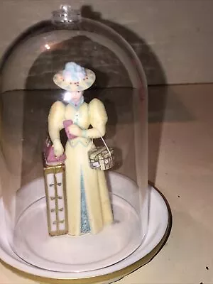 Vtg AVON Miniature Mrs Albee President's Club Figurine 2002 • $9