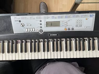 Yamaha YPT-200 61 Key Electronic Electric Digital Keyboard Portable Beginner • £35