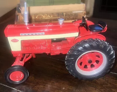 ERTL Farmall 560 Diesel 1:16 Die-Cast Red Tractor 2004 • $35