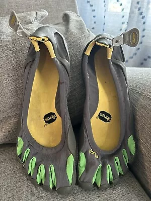 Vibram Five Fingers Barefoot Shoes Size 35 Pre Owned Condition • $31.99