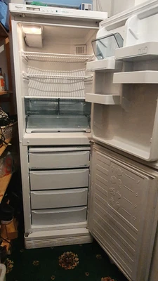 £175 • Buy Hotpoint Mistral Plus Fridge/Freezer - Frostfree