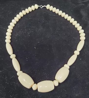 Chunky Bone Colored Vintage Necklace Large Graduated Beaded Acrylic 23  • $18.99