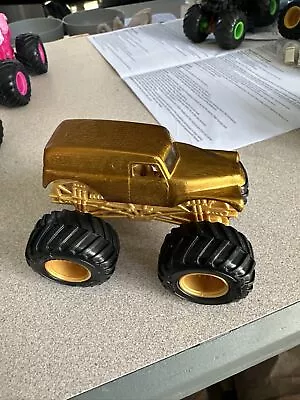 Hot Wheels 2017 Monster Jam Monster Truck Golden Machines Grave Digger • $3.25