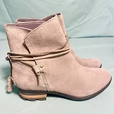 Sorel Women’s Farah Short Boots Gray Suede Tassel Size 8 Excellent Booties • $59