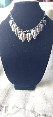 Vintage Leaf Necklace Jewelry Silver-tone • $12