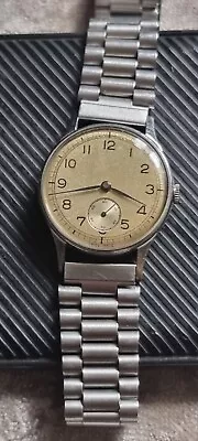 Beautiful Working Mens Vintage Swiss Mechanical Military Watch • £10