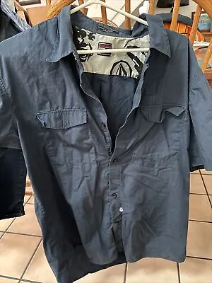 Volcom Men's XL Classic Fit Button-Up Shirt Blue Preowned • $2.99