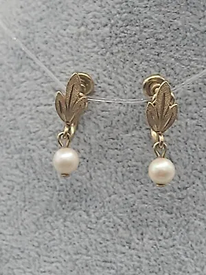 Vintage Van Dell 12K GF Faux Pearl Leaf Screwback Gold Tone Earrings • $10.20