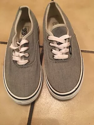 Vans Kids 2.5 Gray Skate Shoes In Great Condition Clean Ready For School Time • £10.46