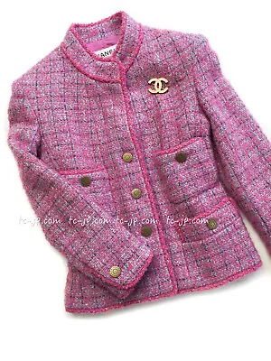 $1860 • Buy CHANEL Pristine 97A 1997 Vintage Pink BOUCLE Tweed Jacket Karl Lagerfeld 34 US2