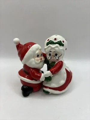 Vintage Lefton Christmas Mr. & Mrs. Santa Claus Hugging Salt And Pepper Shakers • $18