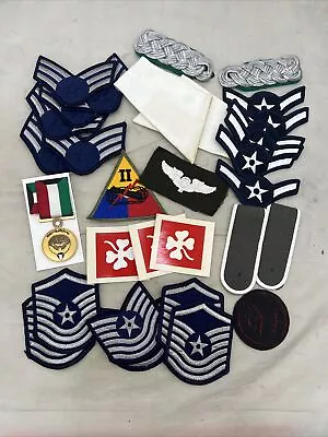 Mixed Lot Of Military Patches / Pins (VB6065 • $10