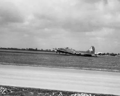 B-17 Flying Fortress Crash Landing After Bomb Run WWII WW2 8x10 Photo 107b • $7.43