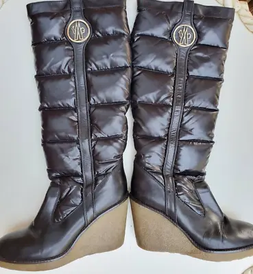 Moncler Puffy Wedge Boot Black Quilted Down Winter Size 39 / US 8  (14002B) • $129.90