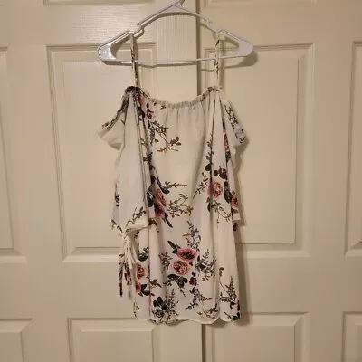 $18 • Buy Zaful Plus Size White Floral Cold Shoulder Blouse