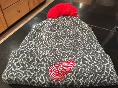 Mitchell And Ness Nhl Detroit Red Wings Cracked Elephant Cuffed Pom Beanie Nwt • $14.95