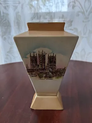 Shelley Vase Lincoln Cathedral • £10