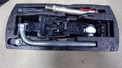 2009 09 Volkswagen Beetle Convertible Jack And Tool Assembly With Foam 92523 • $130.50