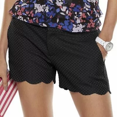 Women's ELLE Black Textured Scallop Hem Shorts Size 4 • $22