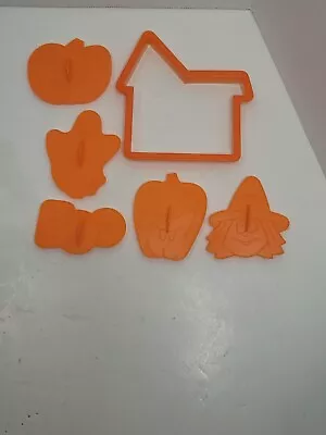 6 - Vintage Wilton Halloween Cookie Cutters • $9.50