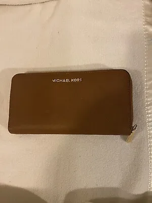 NWT Michael Kors Money Pieces Continental Wallet/ Wristlet In Brown New 9by5 In. • $35