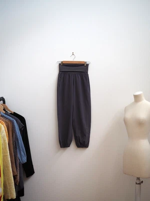 $40 • Buy Lululemon Yoga Pants [Size 2US / 6AU] Wide Waistband. Pockets. Grey. EXC