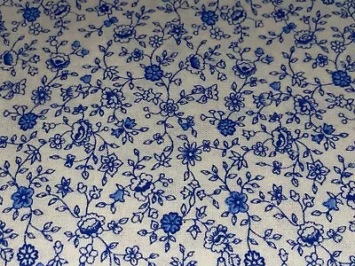 By 1/2 Yd Blue & White Daisy Rose Trailing Vines Vintage Cotton BTHY Fabric • $3.69