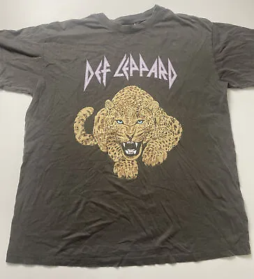 Def Leppard Tshirt Size Medium Free Post • $17.50