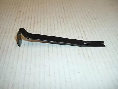 Vintage Small Pry Bar Cats Paw Nail Puller 5 1/2  • $9.95
