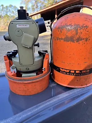 WILD Heerbrugg T1 (70) Theodolite With Sunshade And Carrying Box • $799