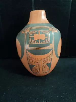 $129.99 • Buy Vtg Hopi Pueblo Art Pottery Bottle W Stylized Fetishes Signed Darlene Nampeyo