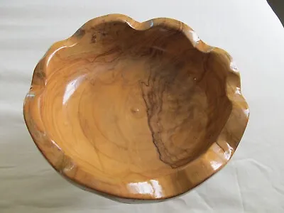 Beautiful Olive Wood Pedestal Bowl. • £18