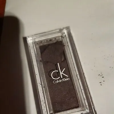 CK EYESHADOW NEW  UNUSED.  SHADE IS 'MERLOT' 134 - TEMPTING GLANCE 2.6g DAMAGED • £2.99