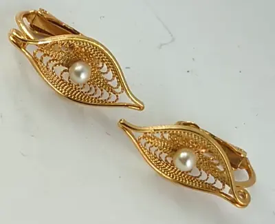 Vintage: Sarah Coventry Signed Classic Gold Toned Earrings Leaf Shape W/ Pearl • $8.20