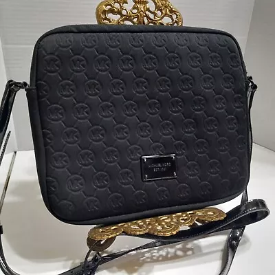 Authentic MICHAEL KORS Padded Ipad Black Crossbody Bag • $29.99