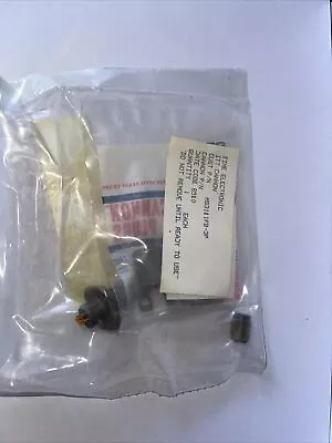 Military Connector NOS MILSPEC MS3111F-8-3P With GOLD Pins • $15