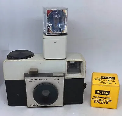 Vintage Kodak Instamatic 25 126 Film Camera And Flasholder • £2.99