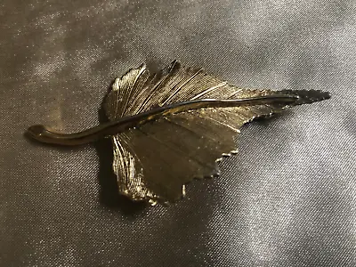 VINTAGE Signed HOLLYWOOD Gold Tone Leaf  Brooch • £7.79