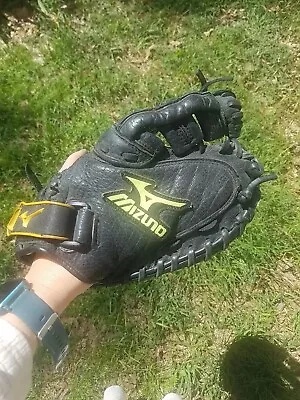 Mizuno GXS101 Black Adjustable 32.50  Youth Softball Glove Catchers Mitt RHT • $55