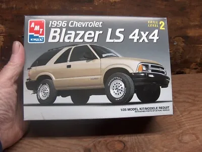 AMT Erltl 8979 Chevy Blazer  S10 LS 4x4 Kit 1/25 1996 Started Assembly • $59