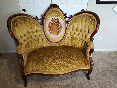 Vintage Victorian Renaissance Revival Carved Walnut/rosewood Three-seat Sofa • $950
