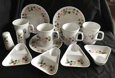 Retro VTG Isil Melamine 13 Piece Caravan Camping Picnic Set Plates Mugs Salt Egg • £30