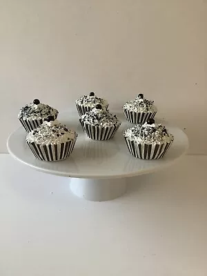 Fake Cupcakes Artificial Cakes Black & White Cupcakes • £6.99