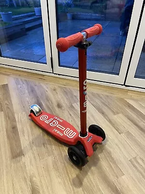 Micro Maxi Scooter Boys Children's Red In Good Condition • £0.99