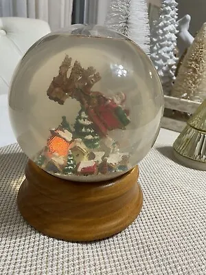 Traditions Santa On His Sleigh Musical Water Globe 1990 • $20