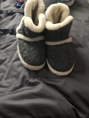 £4 • Buy Boot Slipper 37/38