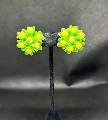 Vintage Hong Kong Lemon Yellow And Citrus Green Cluster Beaded Clip Earrings • $9.95