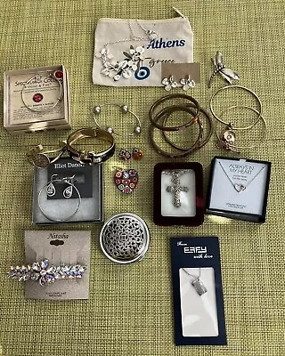 Lot Of Modern Mixed Jewelry 23 Pieces NEW & PREOWNED • $35