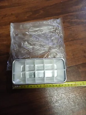 Vintage Ice Cube Tray Aluminum Metal And Plastic 10 Cubes  • $9.99